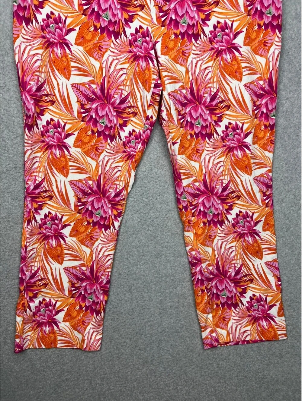 Ashley Stewart Floral Capris Pants Womens 14/16 Tropical Coastal Casual Colorful